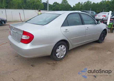 2004 Toyota Camry Le z USA, uszkodzony, nr VIN 4T1BE32K54U858228